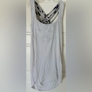 Lululemon Free to‎ be Wild Women's Active Tank Size 4